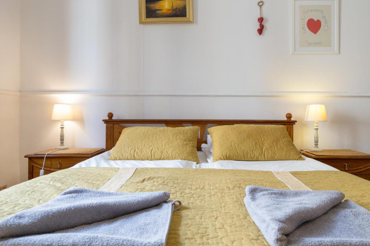 קרקוב One & Only City Center Apartment Up To 8 Guests מראה חיצוני תמונה